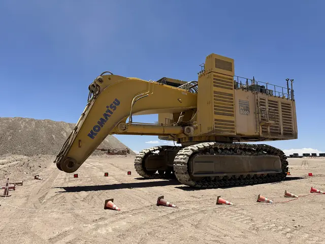 Pala hidráulica Komatsu dada de baja en la División Gabriela Mistral